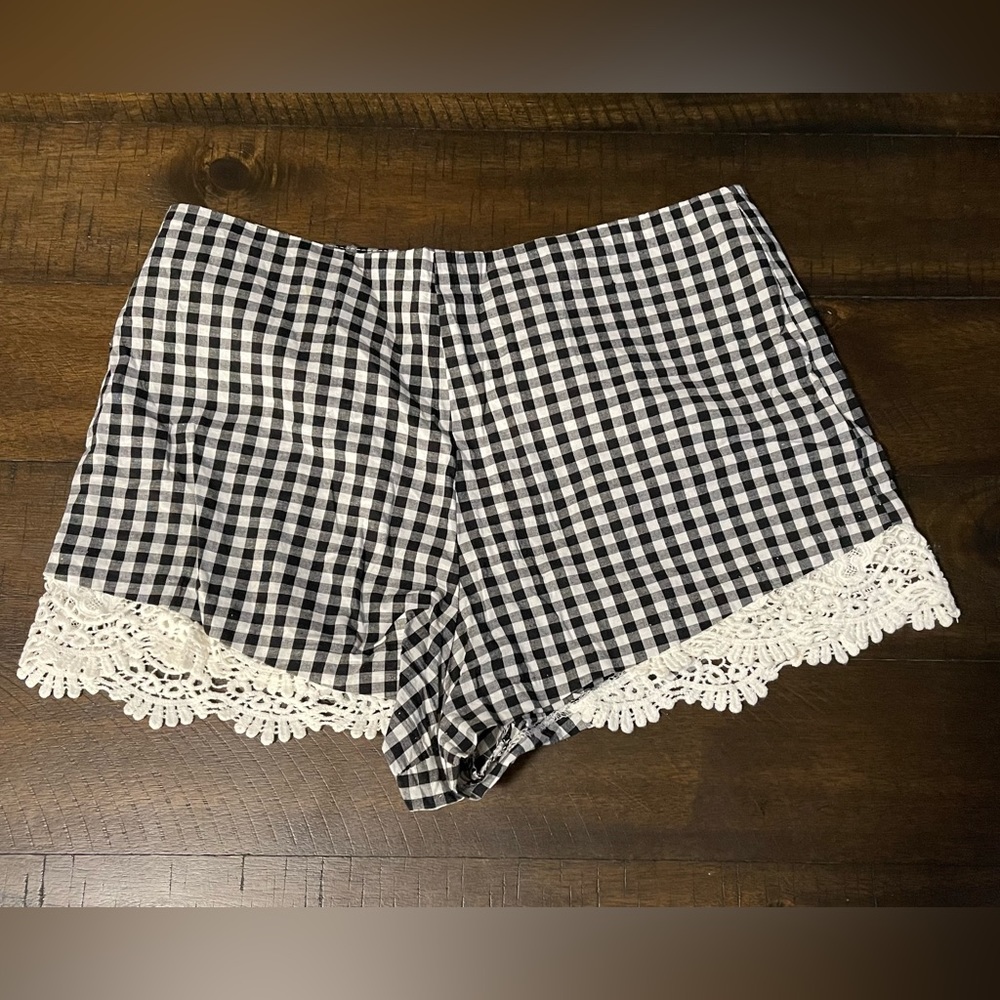 Checkered women’s shorts